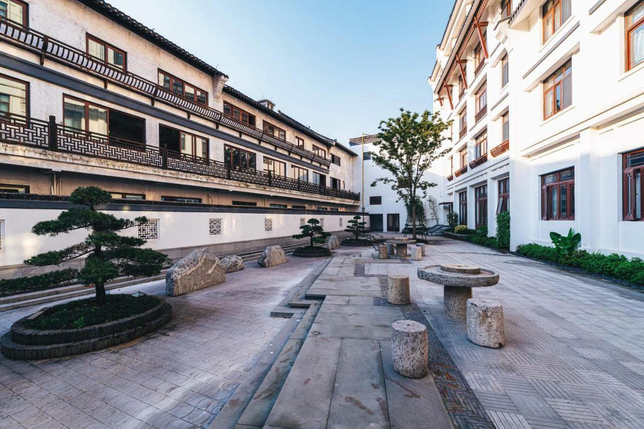Atour Hotel Haining Leather City South Gate Экстерьер фото