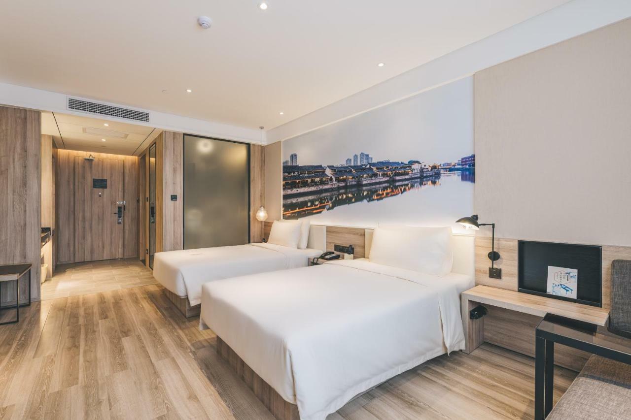 Atour Hotel Haining Leather City South Gate Экстерьер фото